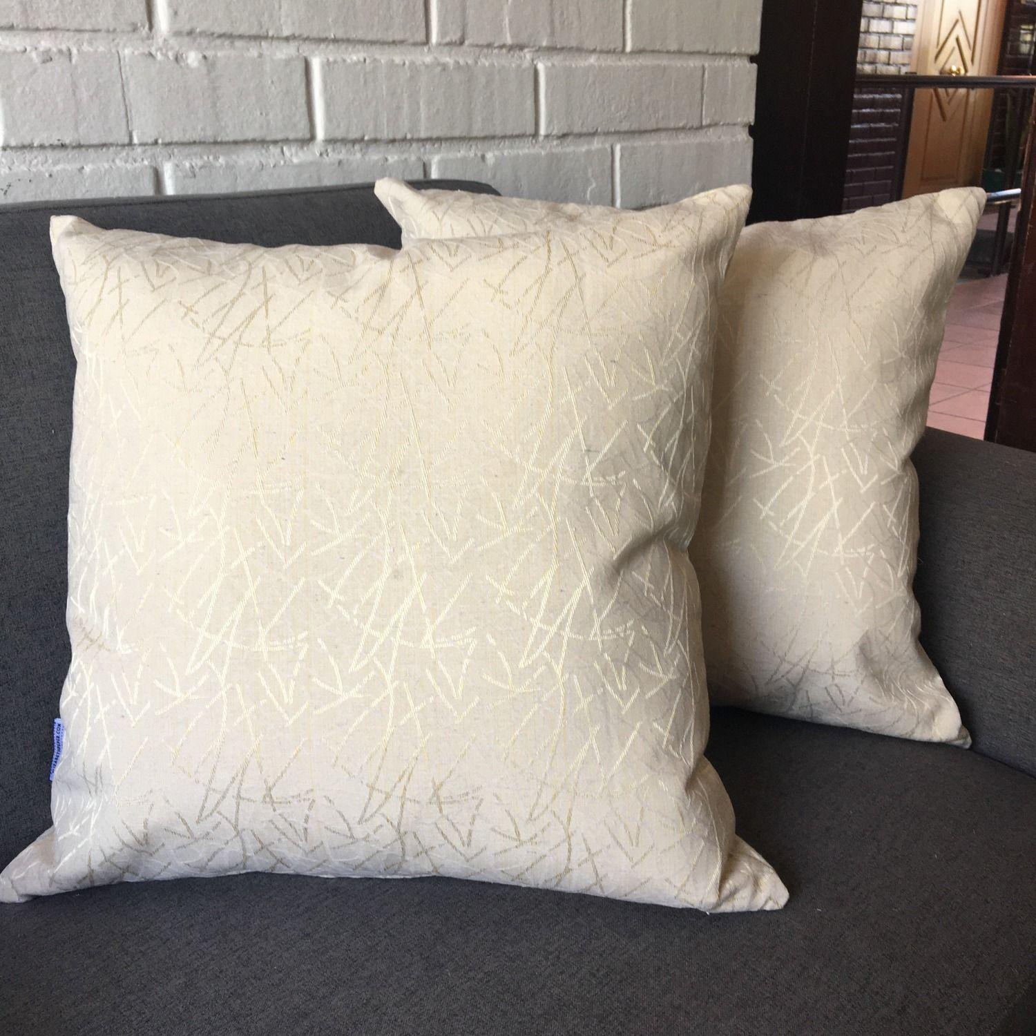 COJIN DECORATIVO DISEÑO TEXTURA CREMA 45X45 RELLENO-2