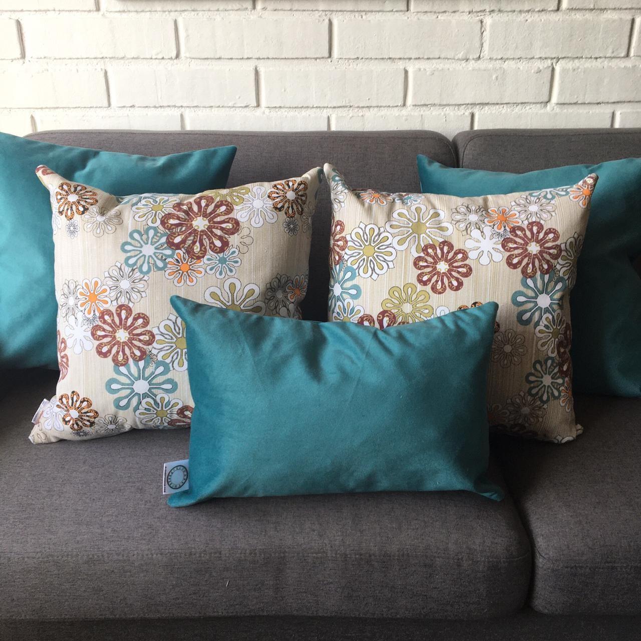 COJIN DECORATIVO DISEÑO CREMA FLORES DE COLORES 45X45 RELLENO-3