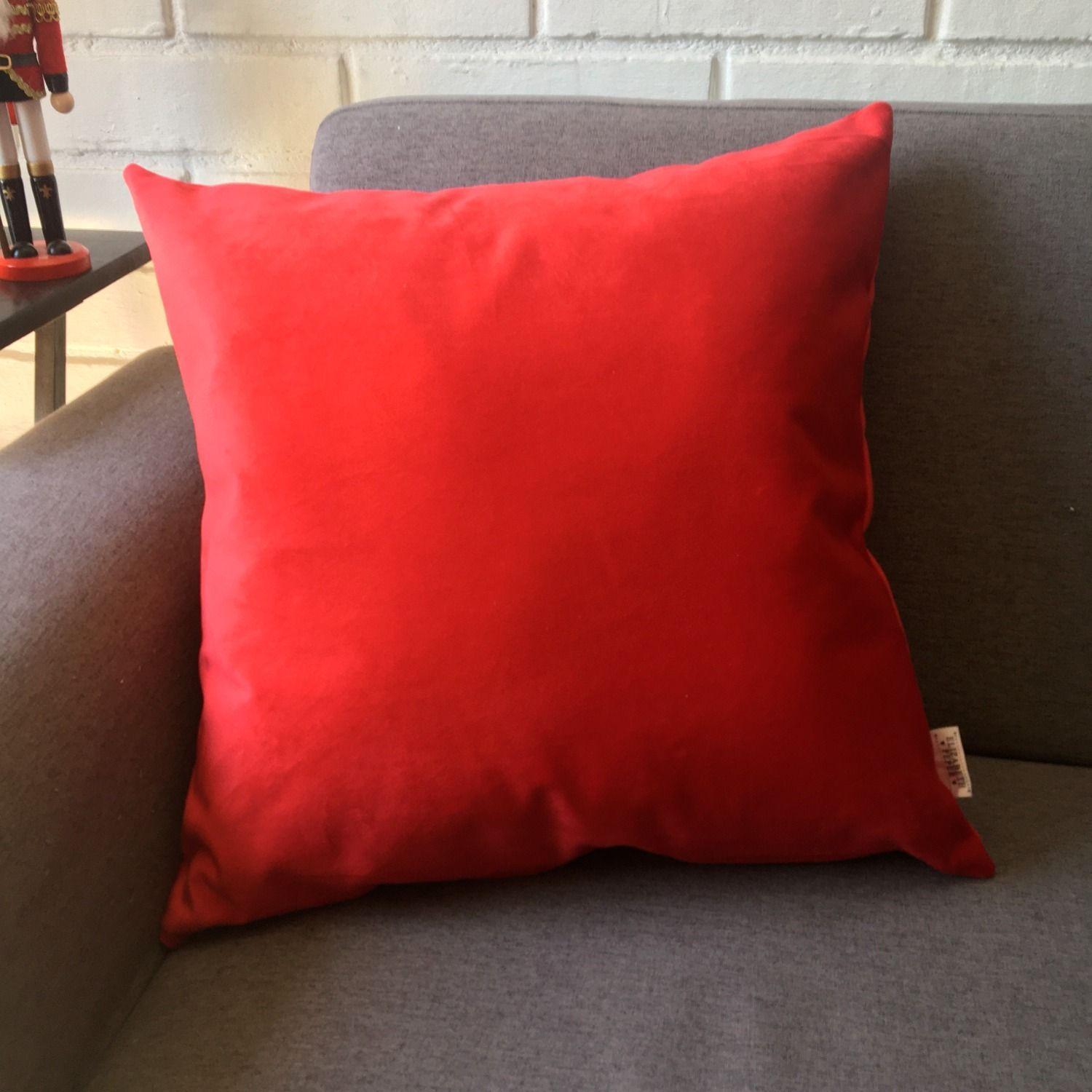 COJIN DECORATIVO DISEÑO SUAVE ROJO 45X45 RELLENO-2