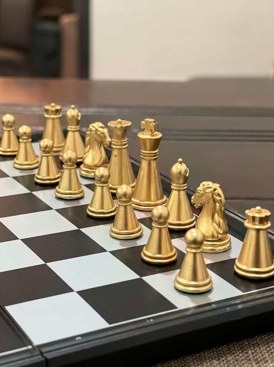 Ajedrez Magnético de Lujo Dorado y Plateado – 25 cm²-2