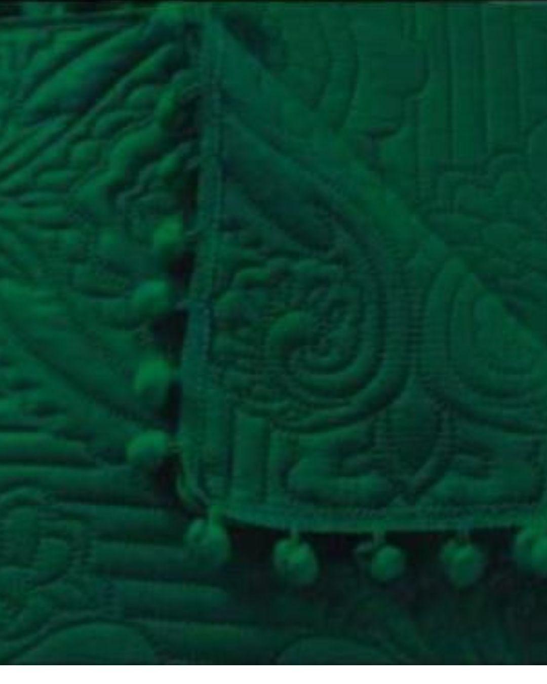 CUBRECAMA CON POMPONES ELEGANTE-1.5P.WM.-2