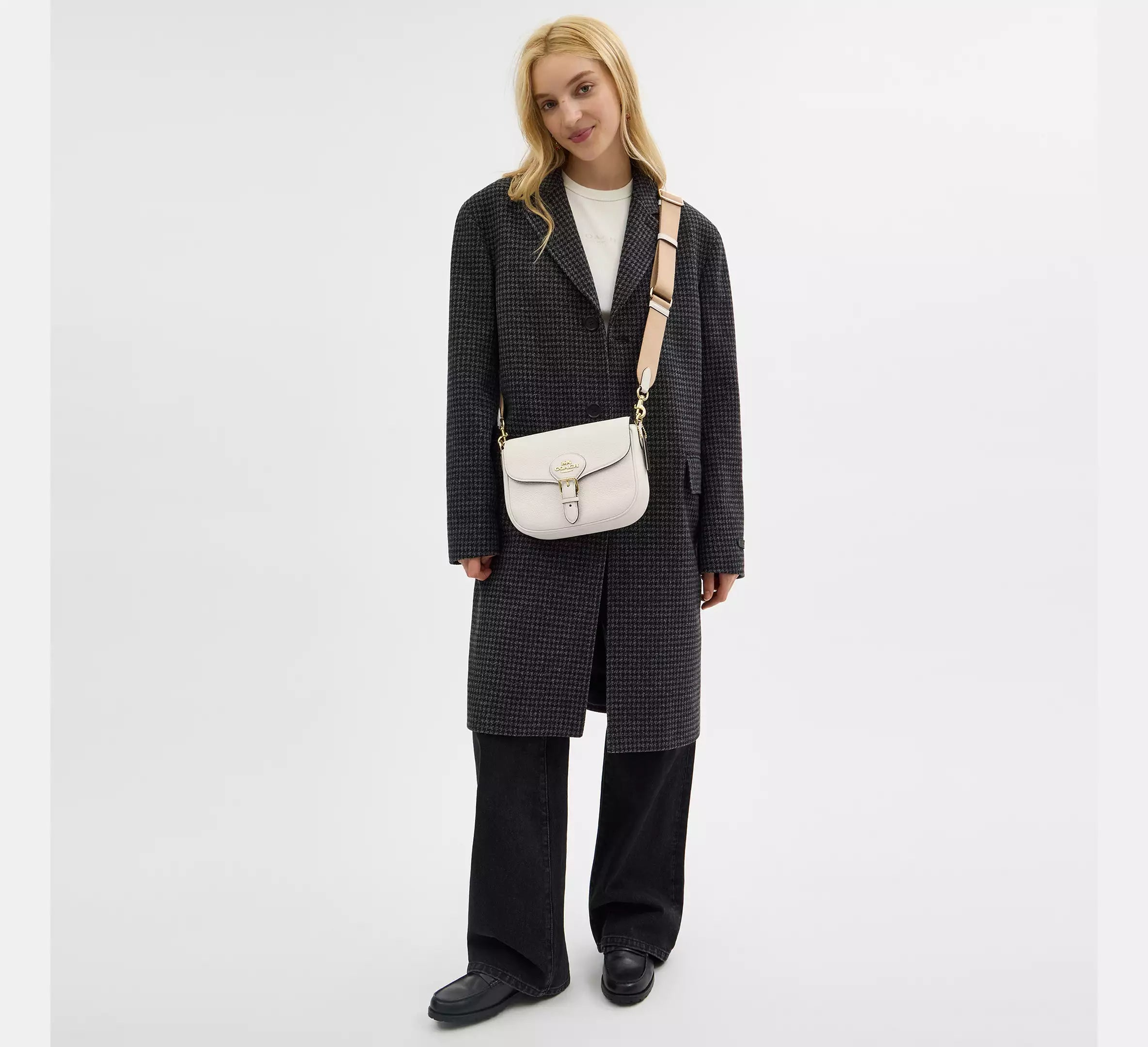 Cartera Coach Amelia pebbled leather Gold Chalk-4