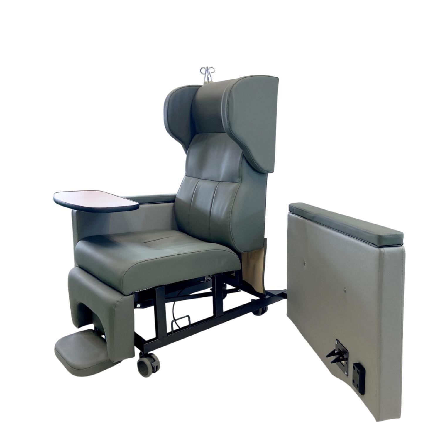 Butaca Clínica Reclinable con Portasuero y Mesa-7