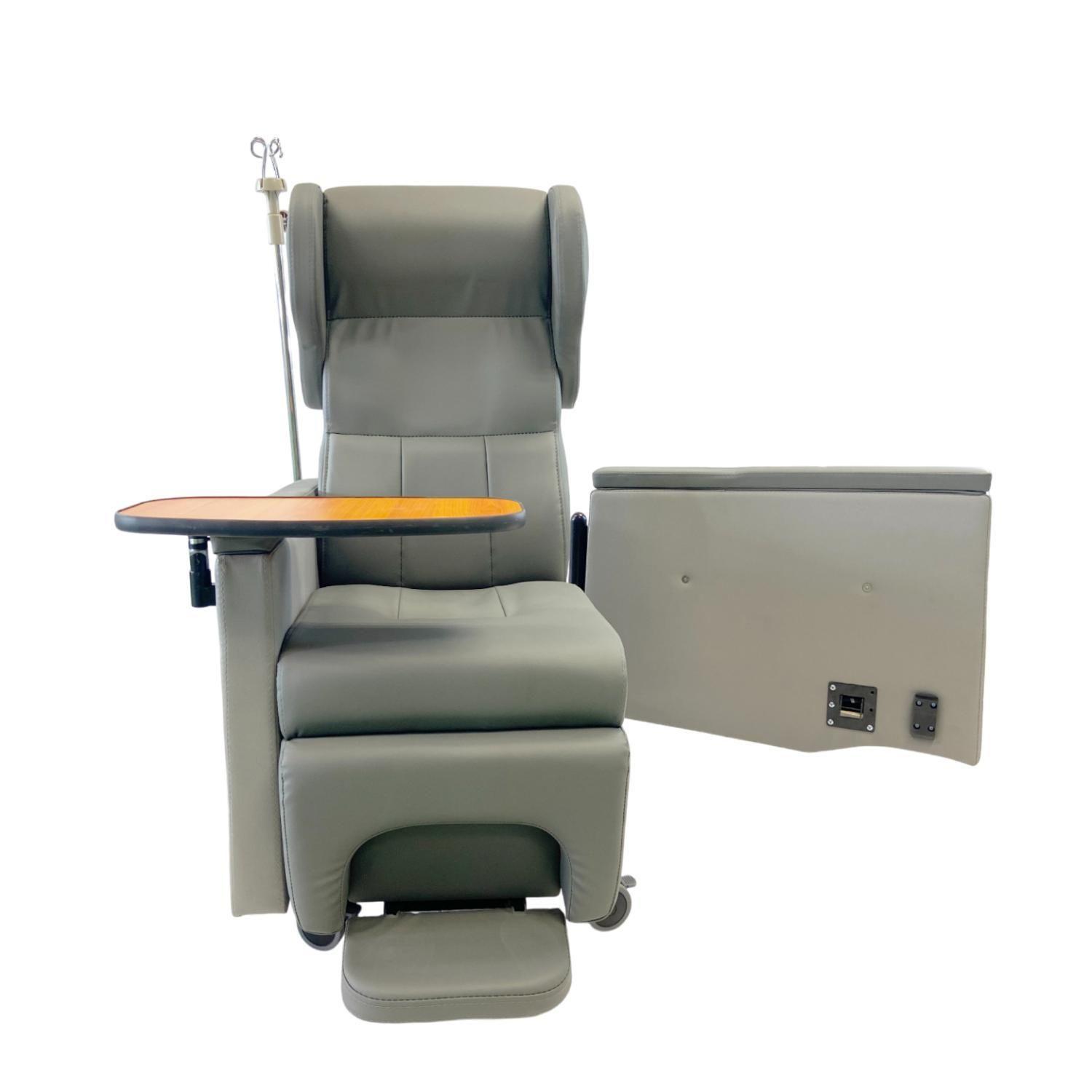 Butaca Clínica Reclinable con Portasuero y Mesa-8