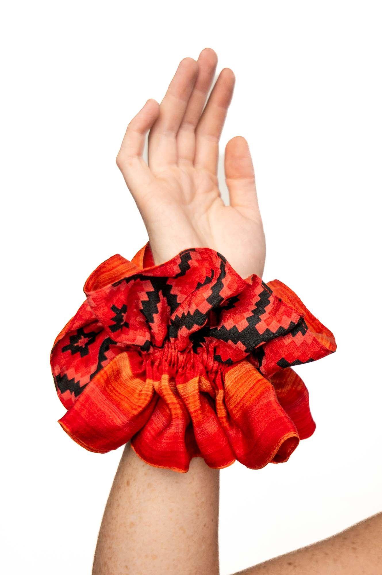 Colet Dalia Seda Rojo y Negro-0