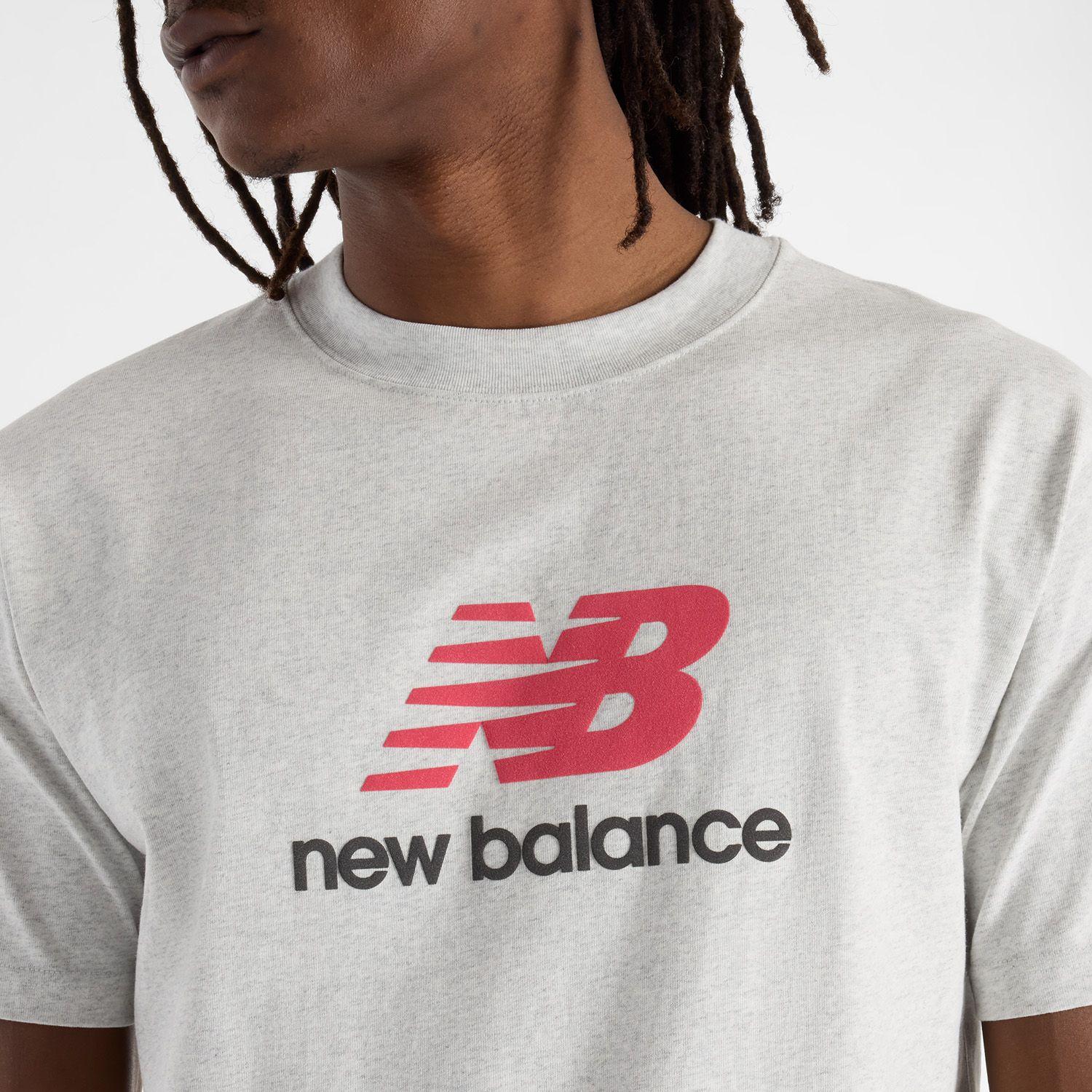 Polera Lifestyle Hombre New Balance Athletics Logo Gris-5