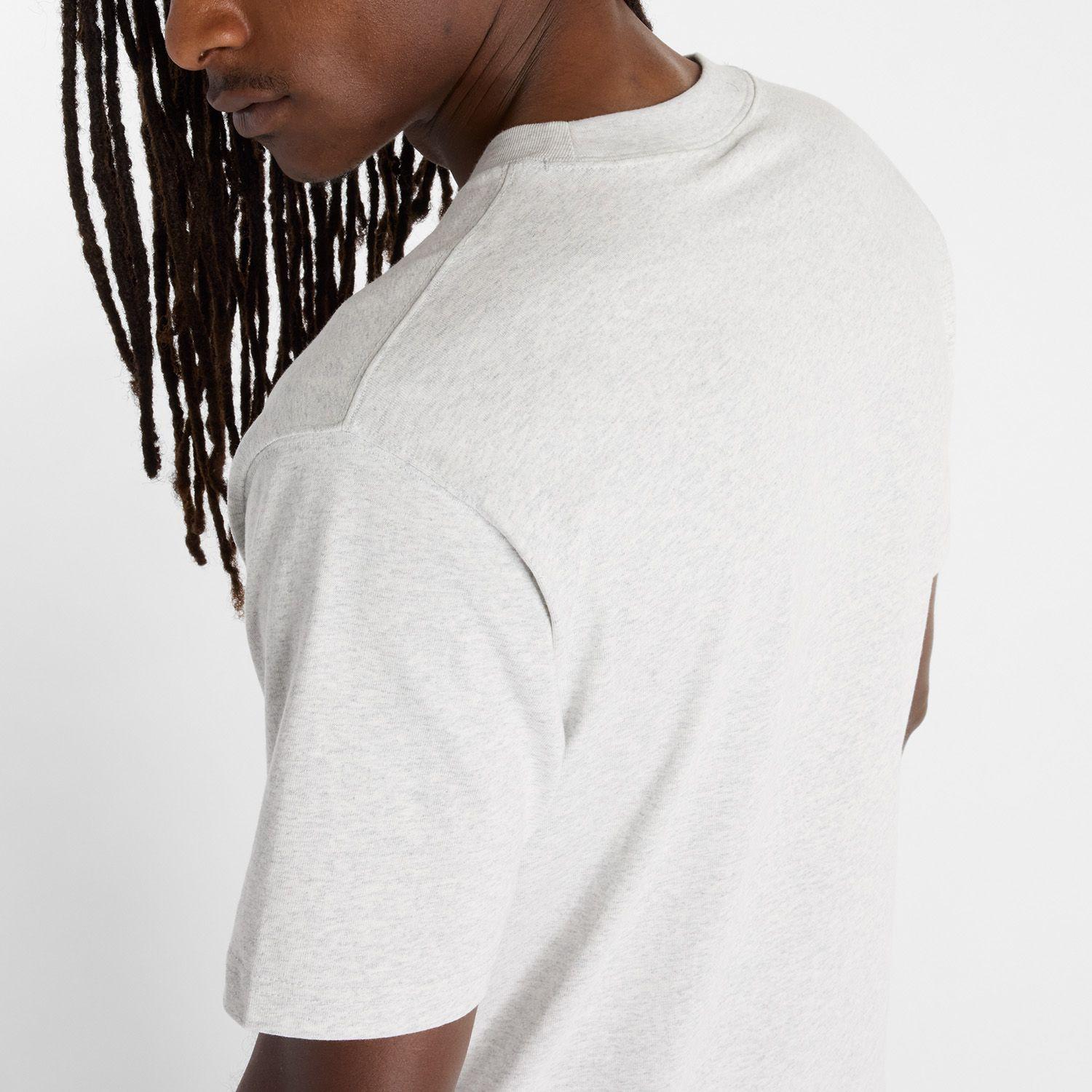 Polera Lifestyle Hombre New Balance Athletics Logo Gris-6