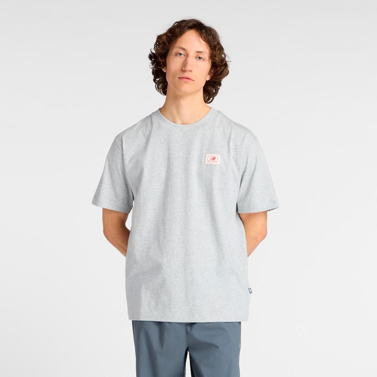 Polera Lifestyle Hombre New Balance Woven Label Gris-3