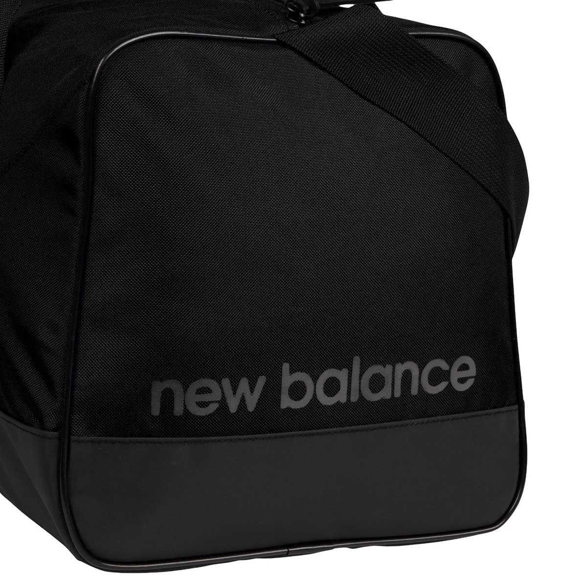 Bolso New Balance Essential Small Duffel Negro-2