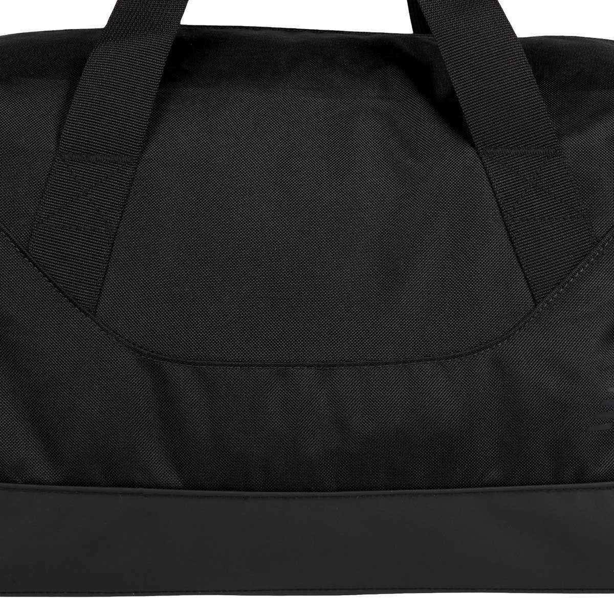 Bolso New Balance Essential Small Duffel Negro-4