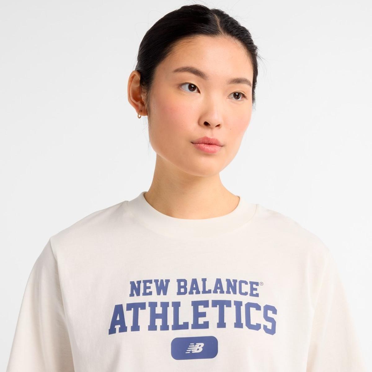 Polera Lifestyle Mujer New Balance Heritage Relaxed Blanca-3
