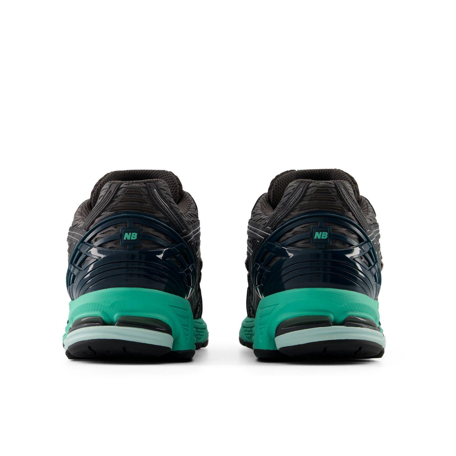 Zapatillas Urbanas Unisex New Balance 1906 F Negras/Verde-4