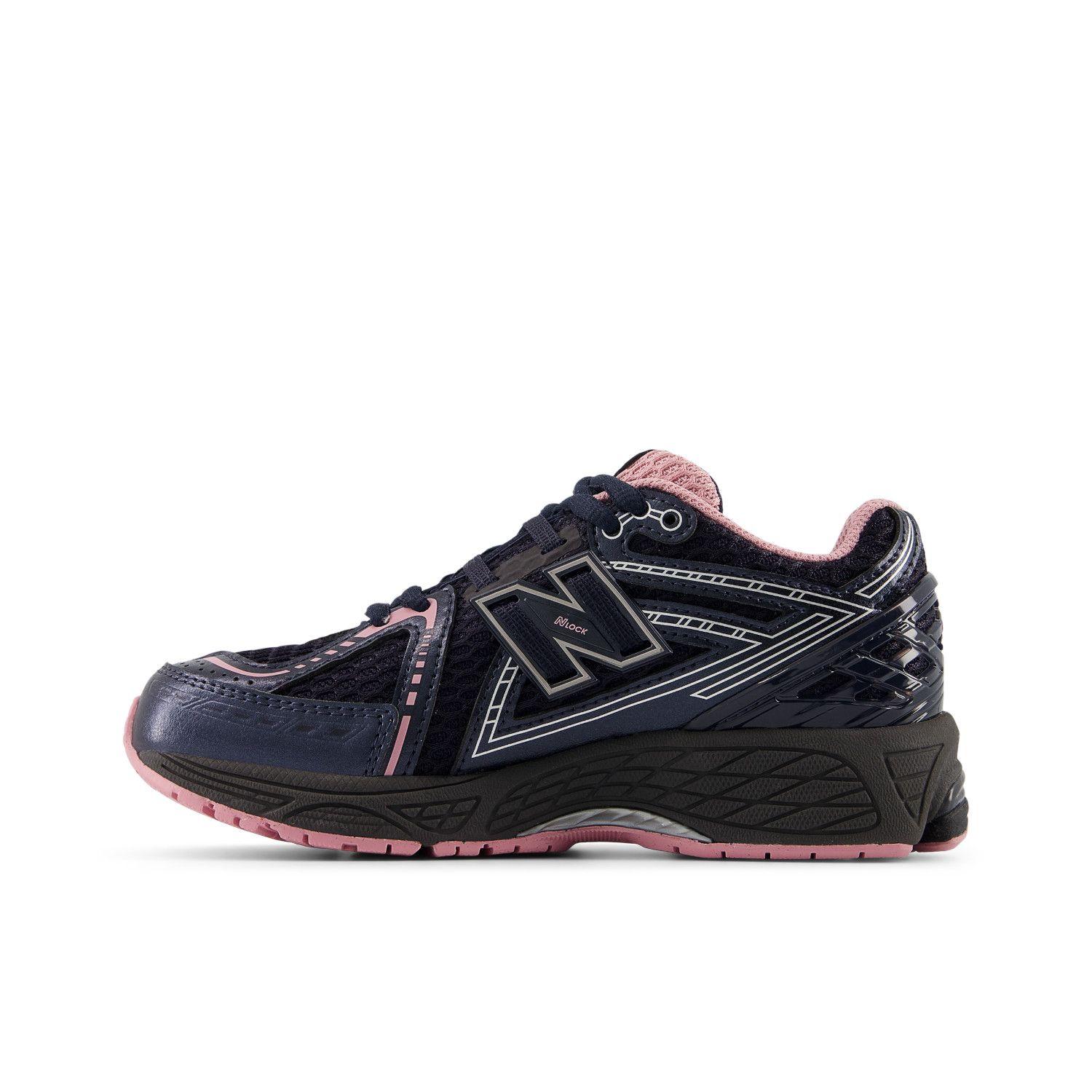 Zapatillas Urbanas Niños New Balance 1906 R Negras/Rosada-1