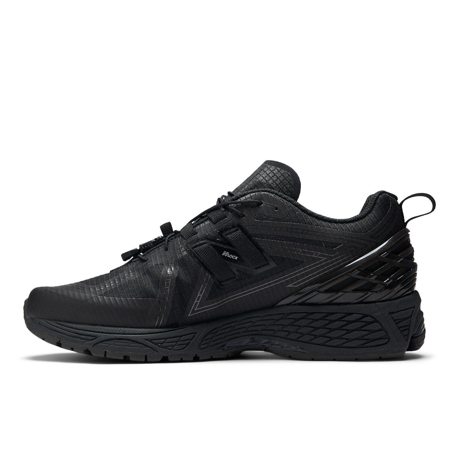 Zapatillas Urbanas Hombre New Balance 1906 R Negra-1