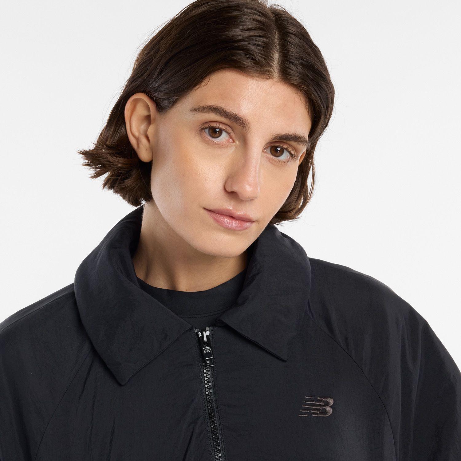 Chaqueta Lifestyle Mujer New Balance Woven Bomber Negra-4