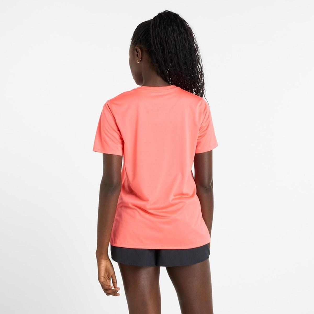 Polera Mujer New Balance Sport Essentials Rosada-1