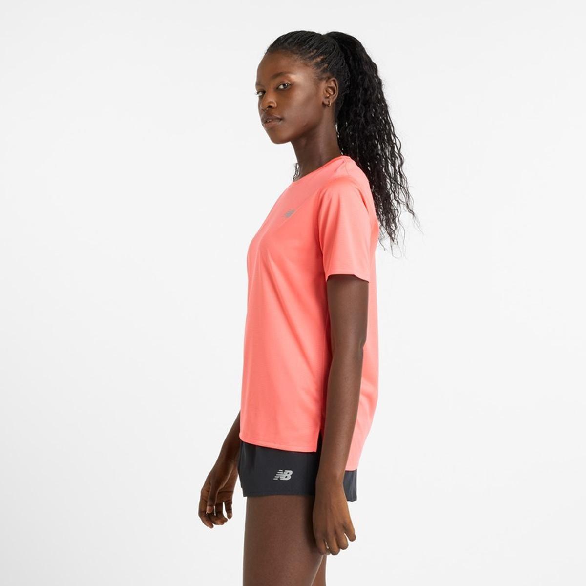 Polera Mujer New Balance Sport Essentials Rosada-3