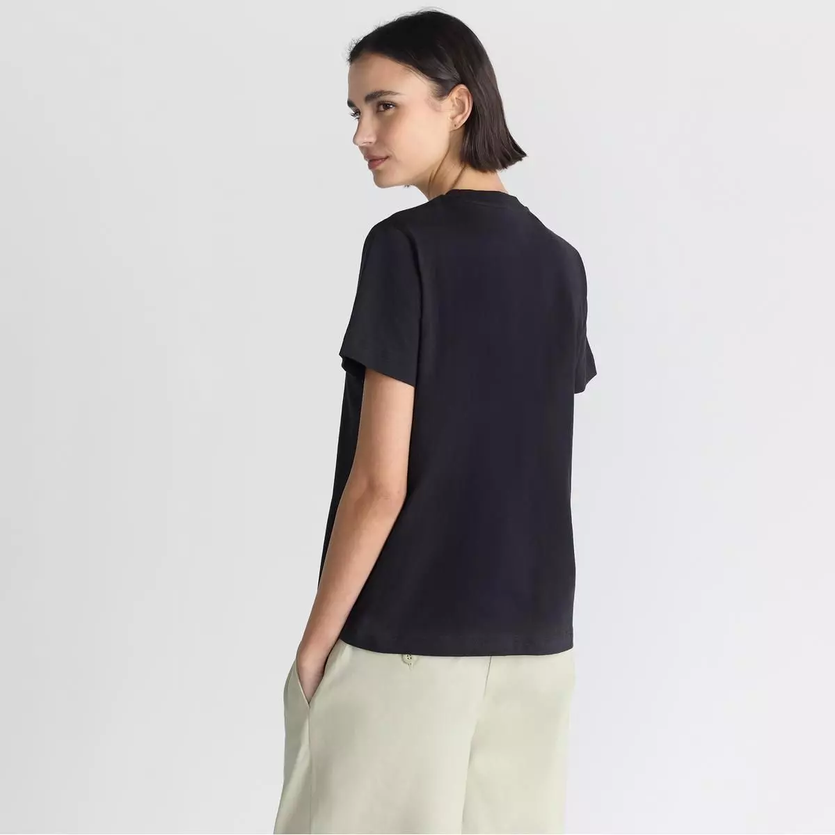 Polera Mujer New Balance Essentials Negra-2