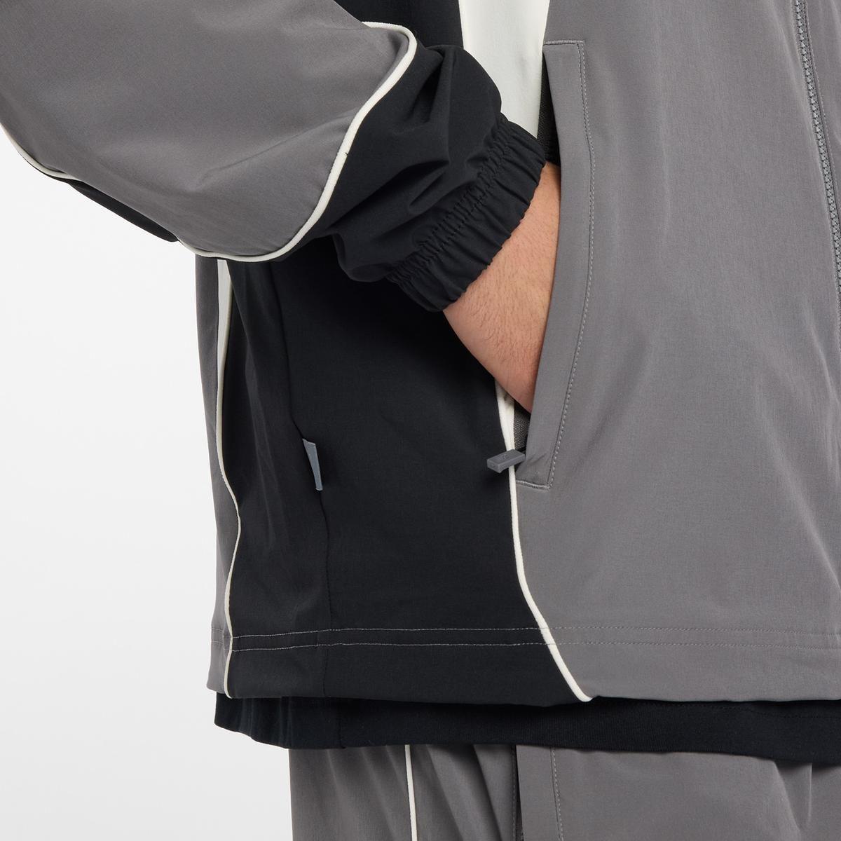 Chaqueta Lifestyle Hombre New Balance In Game Woven Gris-5