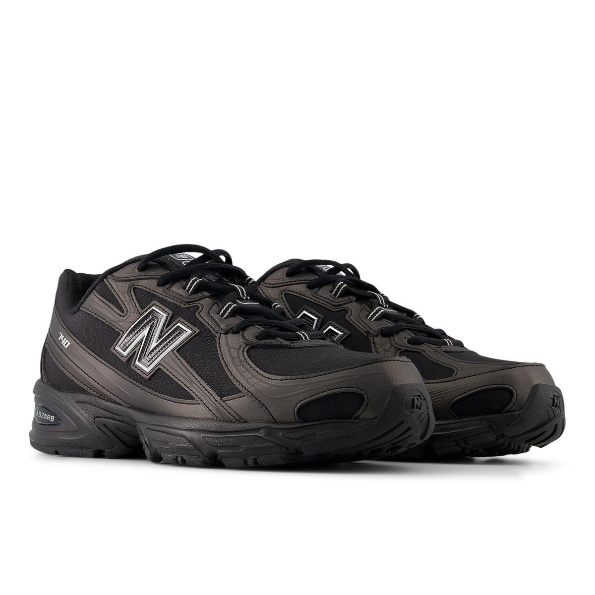 Zapatillas Urbanas Unisex New Balance 740 Negra-4