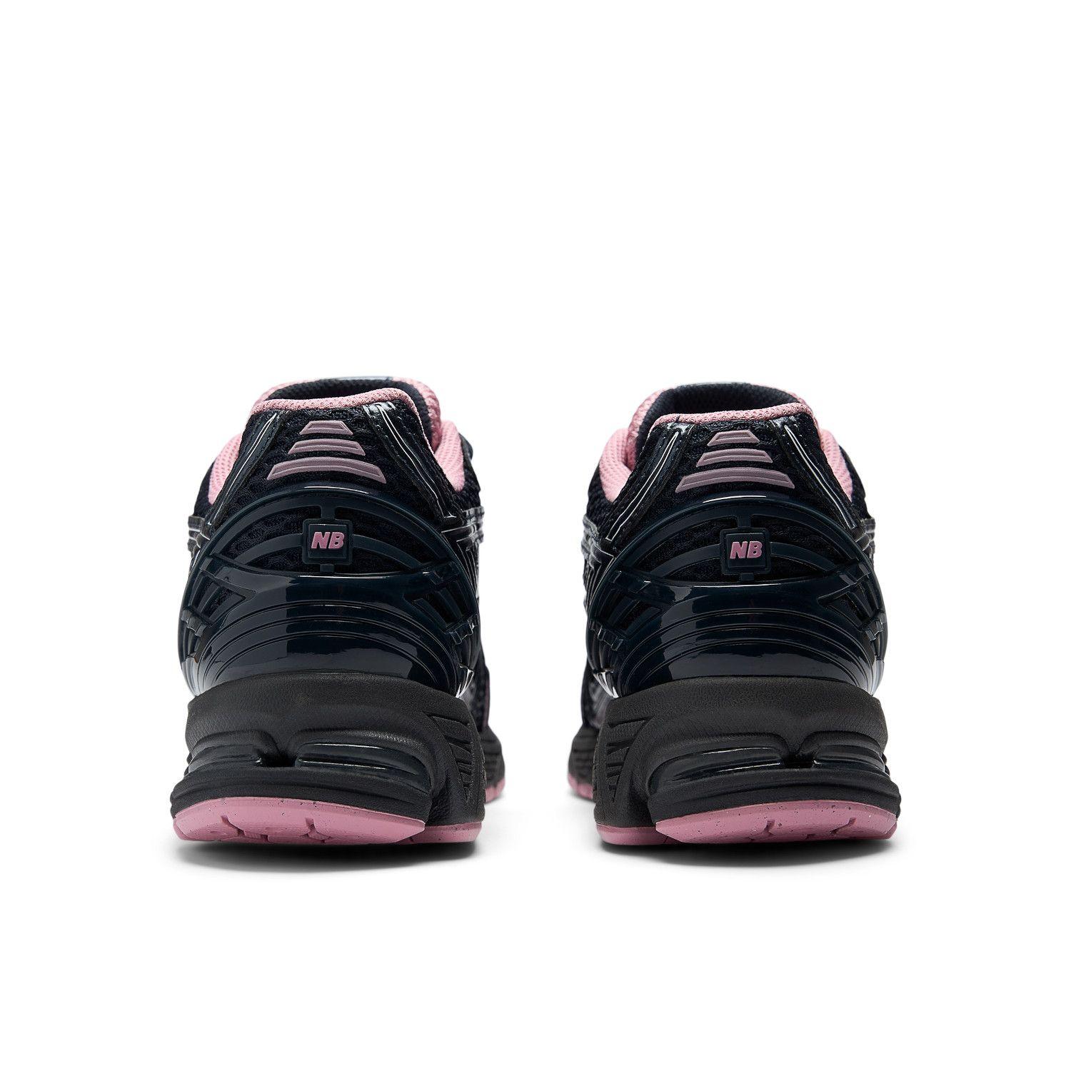 Zapatillas Urbanas Unisex New Balance 1906 R Negras/Rosa-5