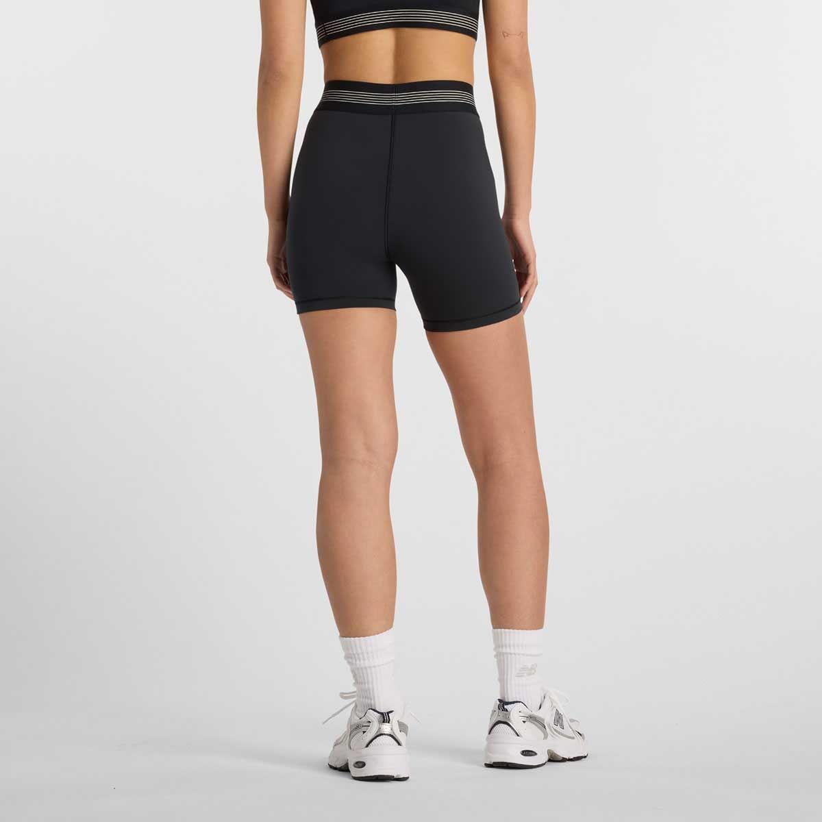 Calza Corta Running Mujer New Balance AC Short 5-2