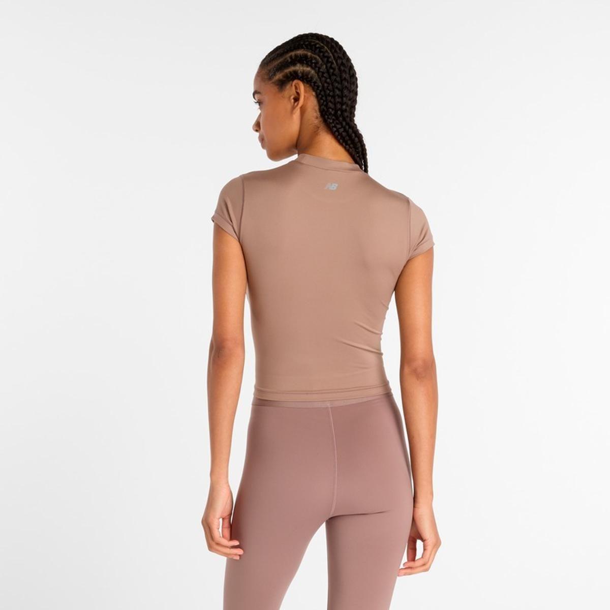 Polera Entrenamiento Mujer New Balance NB Define Fitted Café-1