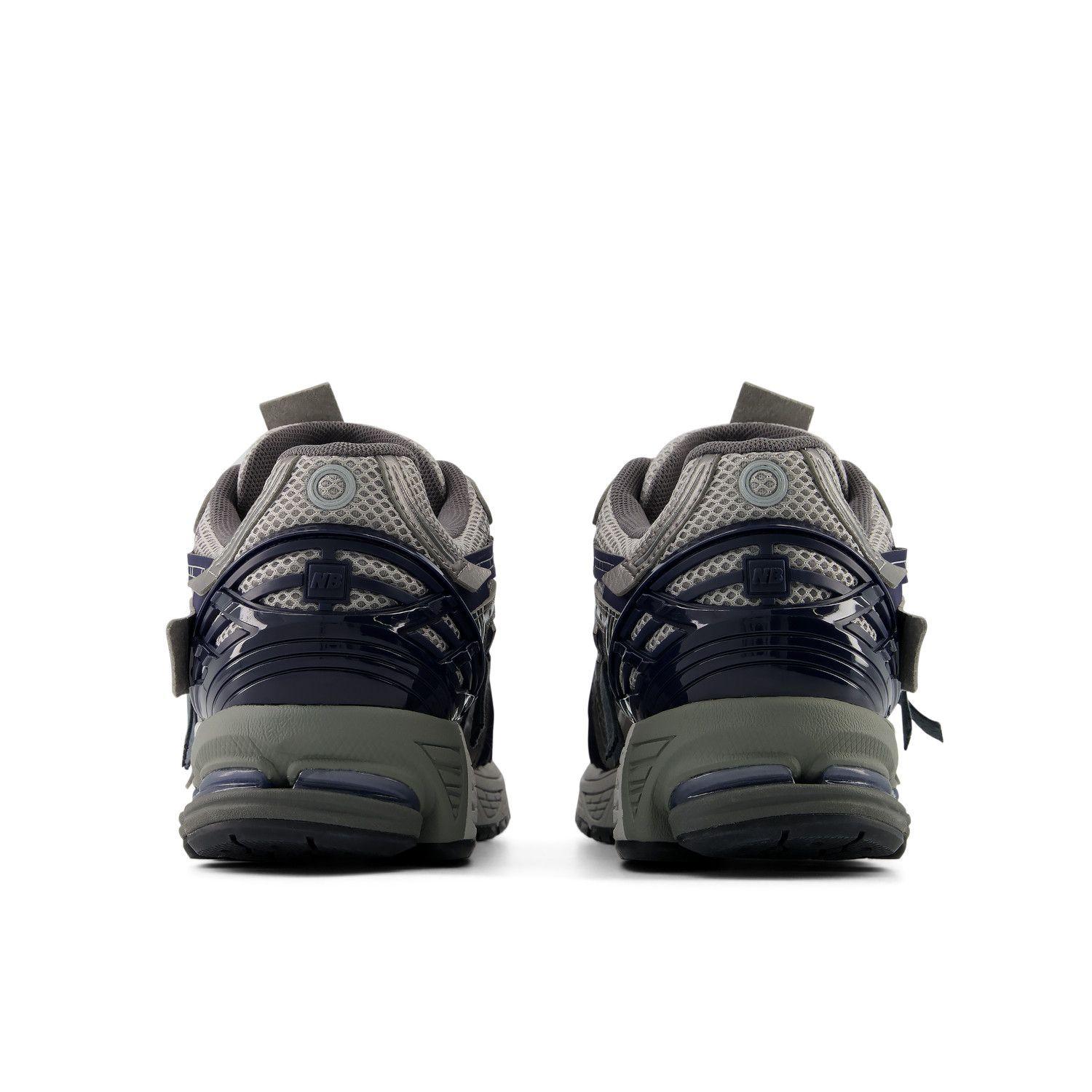 Zapatillas Urbanas Unisex New Balance 1906 W Gris/Negra-5