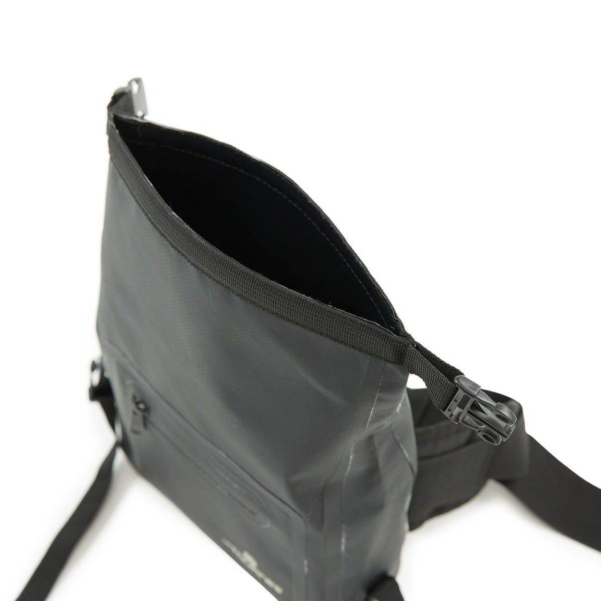 Banano Outdoor La Tournee Bolsa Seca Negro-2