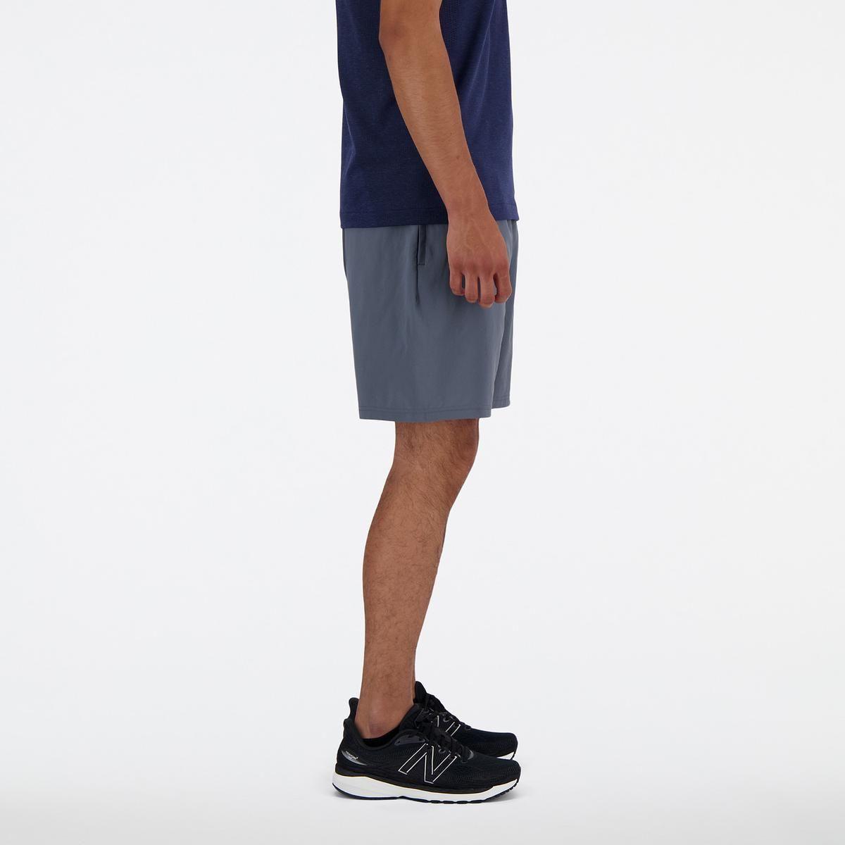 Short Hombre New Balance Sport Essentials Gris-2