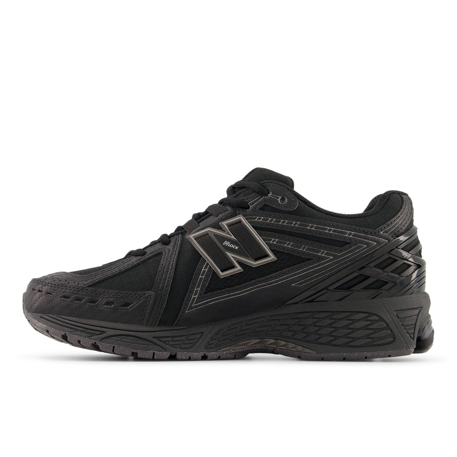 Zapatillas Urbanas Hombre New Balance 1906 R Negras/Gris-1