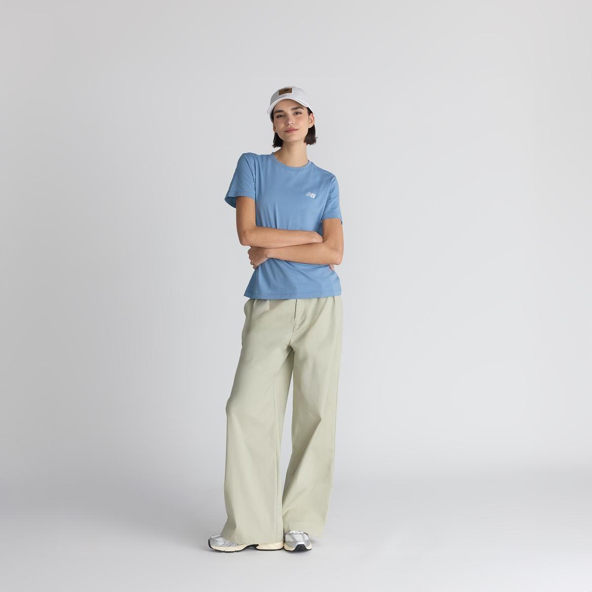 Polera Lifestyle Mujer New Balance Sport Essentials Celeste-4