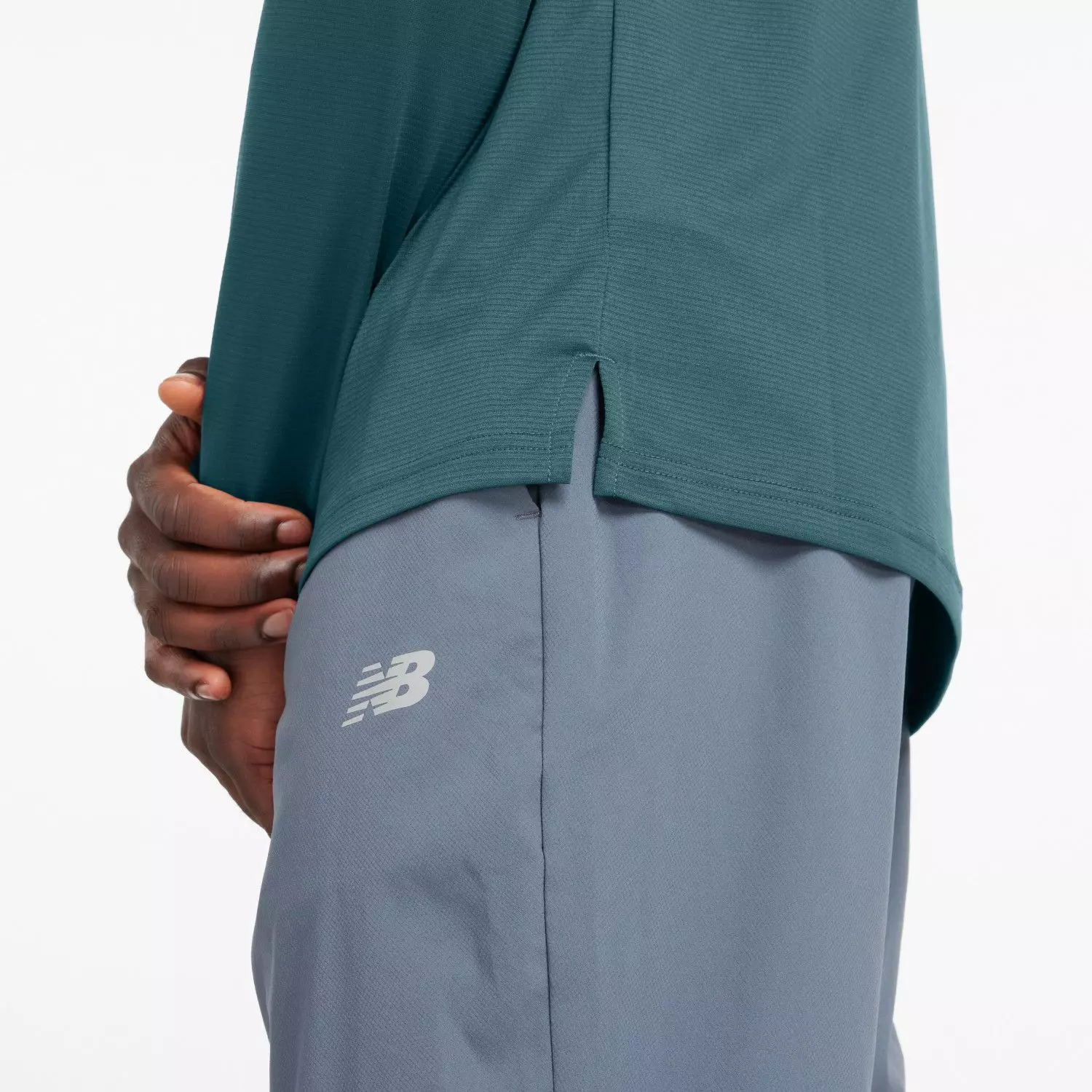 Polera Manga Larga Running Hombre New Balance Esentials Azul-3