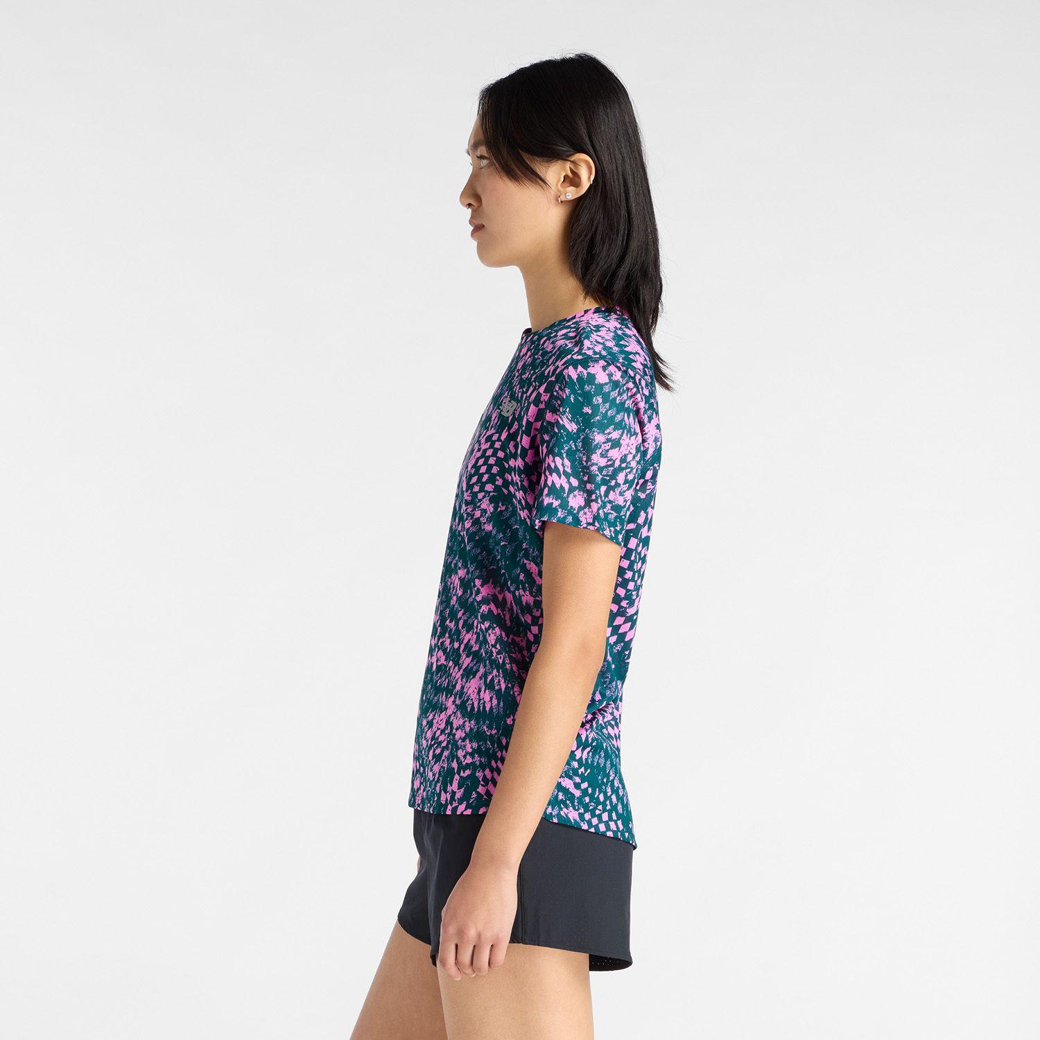 Polera Mujer New Balance RC Essential Printed Londres Multi-2