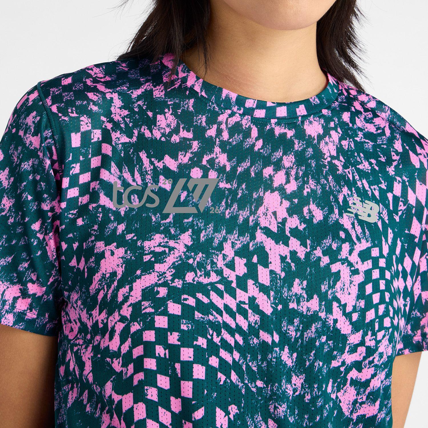Polera Mujer New Balance RC Essential Printed Londres Multi-4