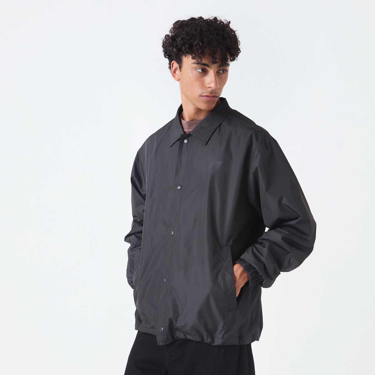 Chaqueta Lifestyle Hombre New Balance Lightweight Negra-2