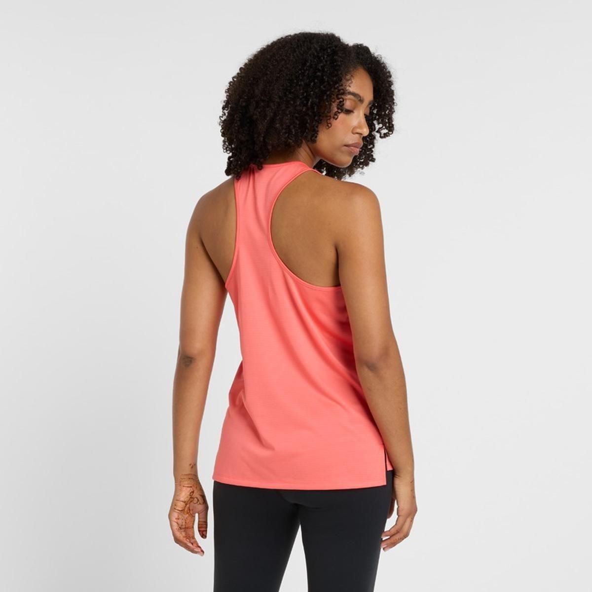 Polera Running Mujer New Balance Sport Essentials Rosada-3