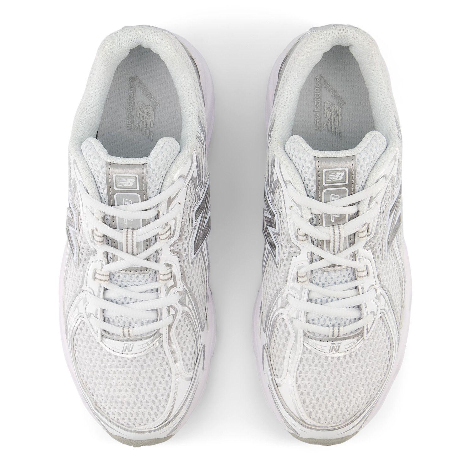Zapatillas Urbanas Unisex New Balance 740 Blanca/Plateado-6