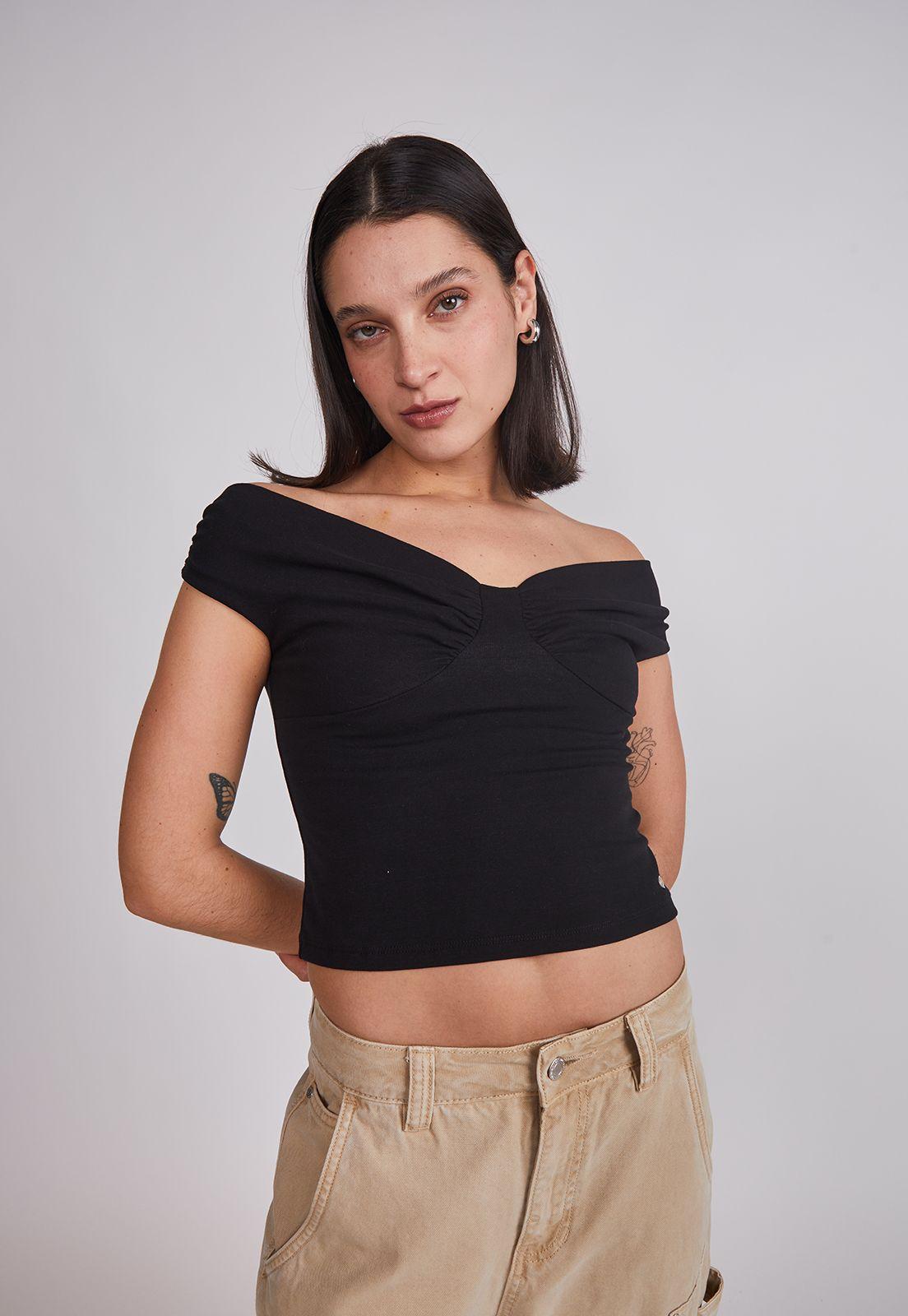 Polera Mujer Pliegues Hombros Negro Sioux-1