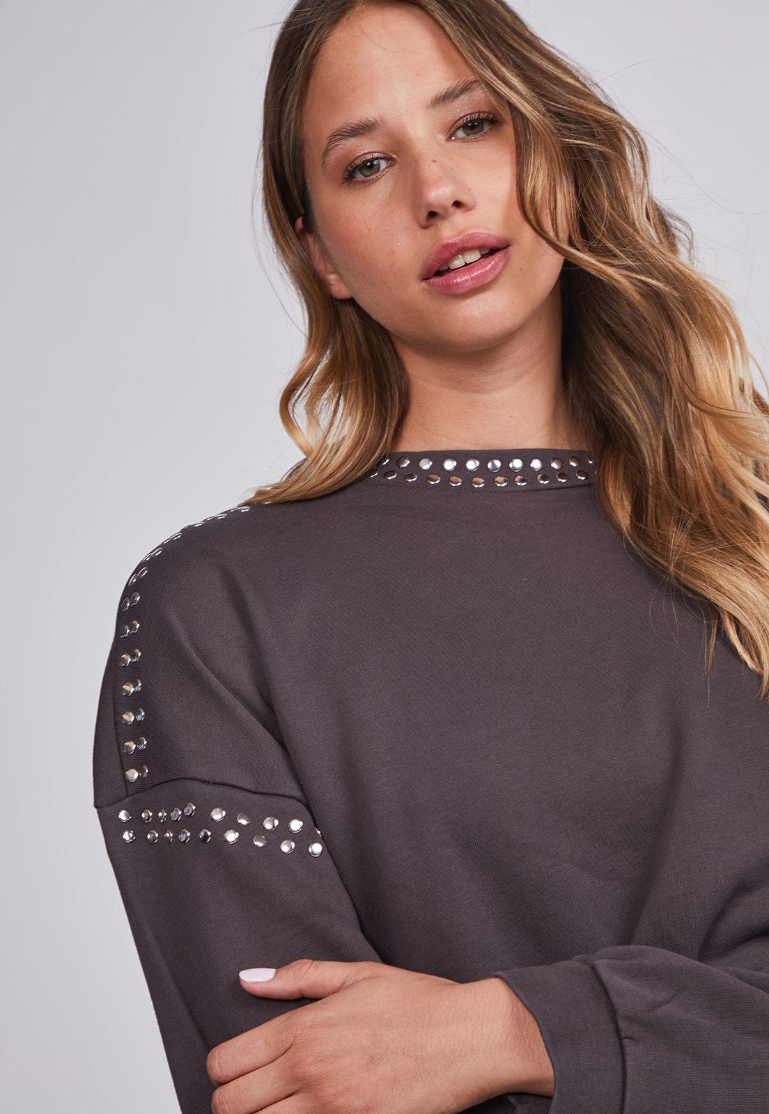 Polerón Mujer Gris Lavado Tachas Sioux-2