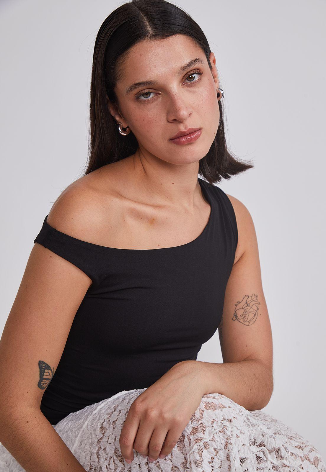 Peto Mujer Hombro Caído Negro Sioux-1