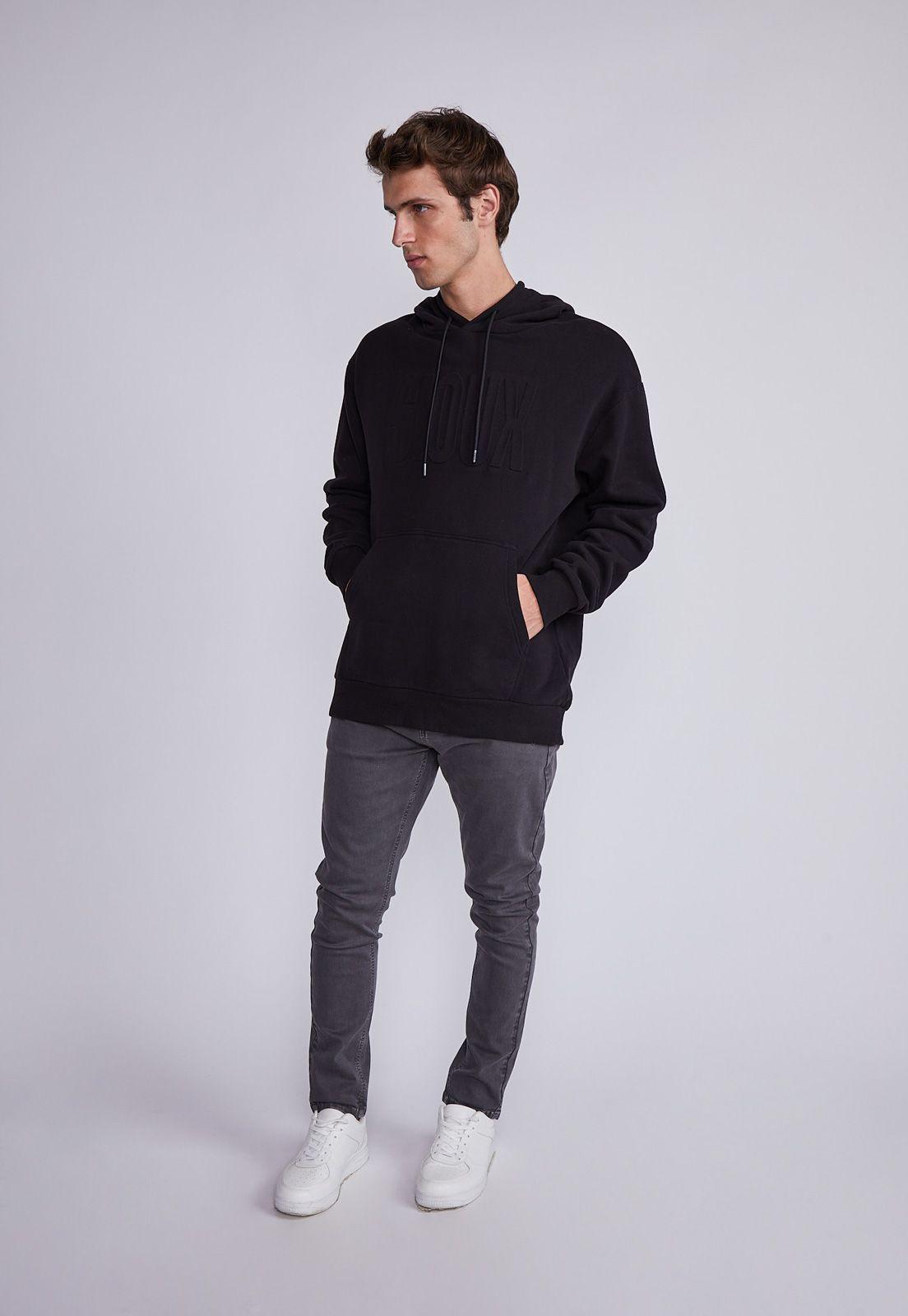 Polerón Hombre Negro Letras Relieve Sioux-3