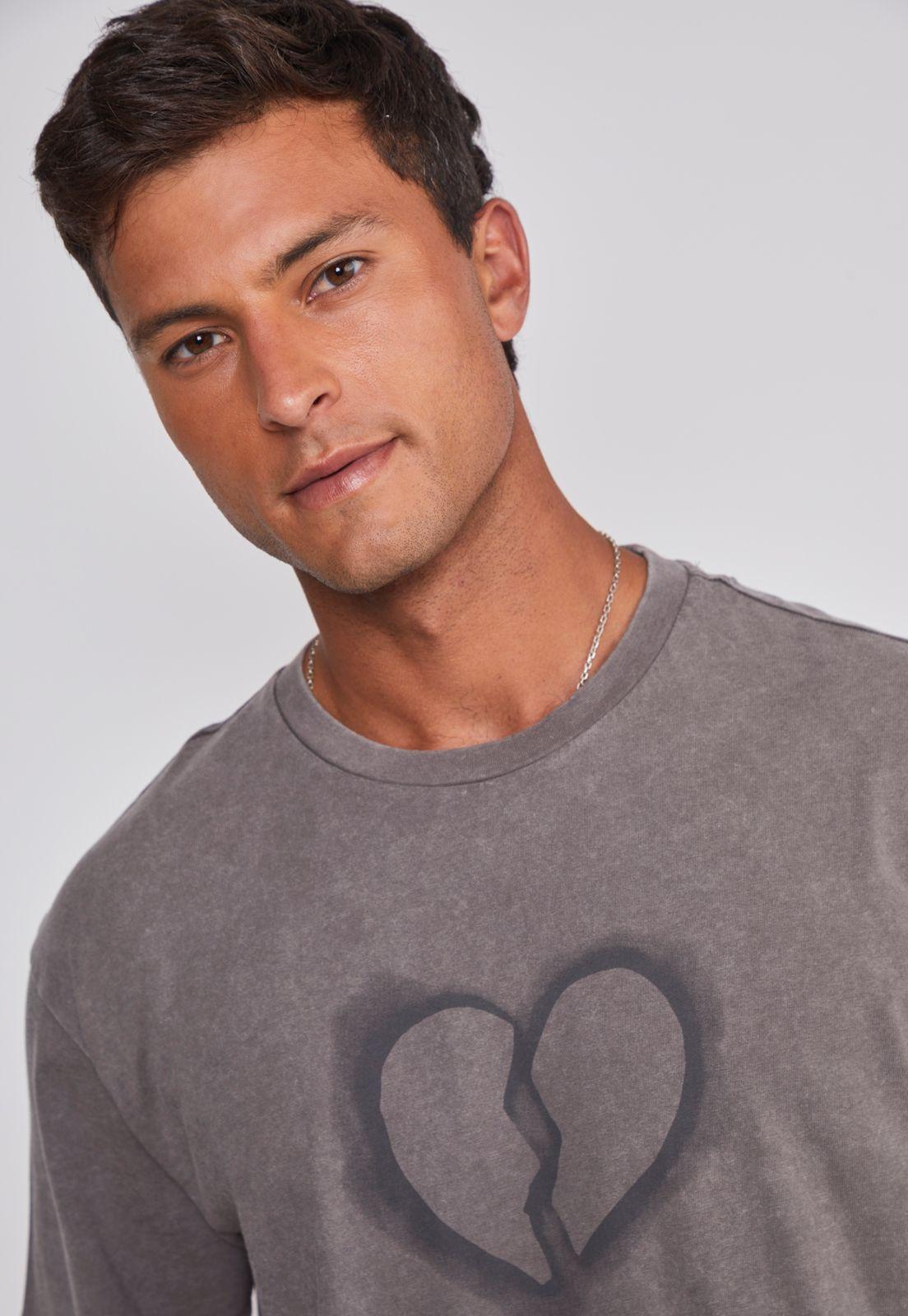 Polera Hombre Relaxed Corazón Café Sioux-3