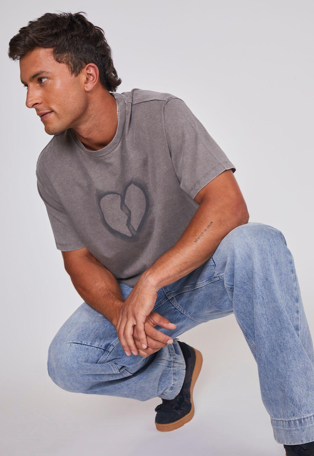 Polera Hombre Relaxed Corazón Café Sioux-4