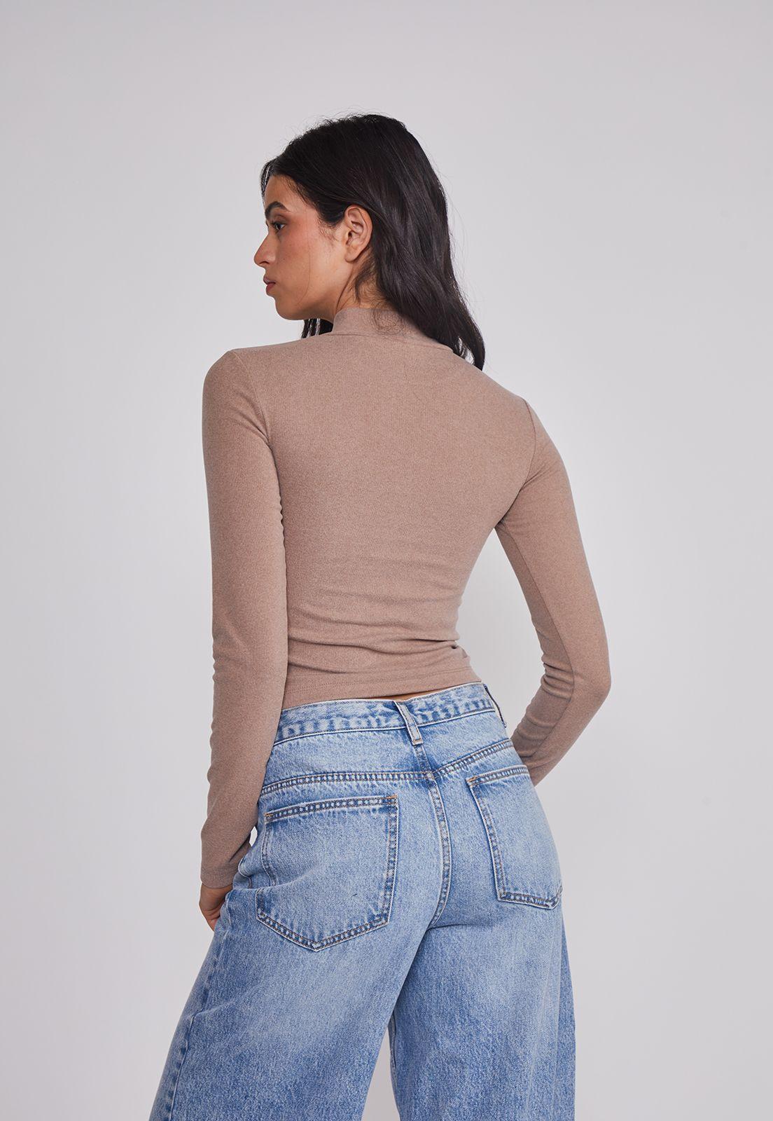 Polera Mujer Soft Cuello Alto Arena Sioux-1