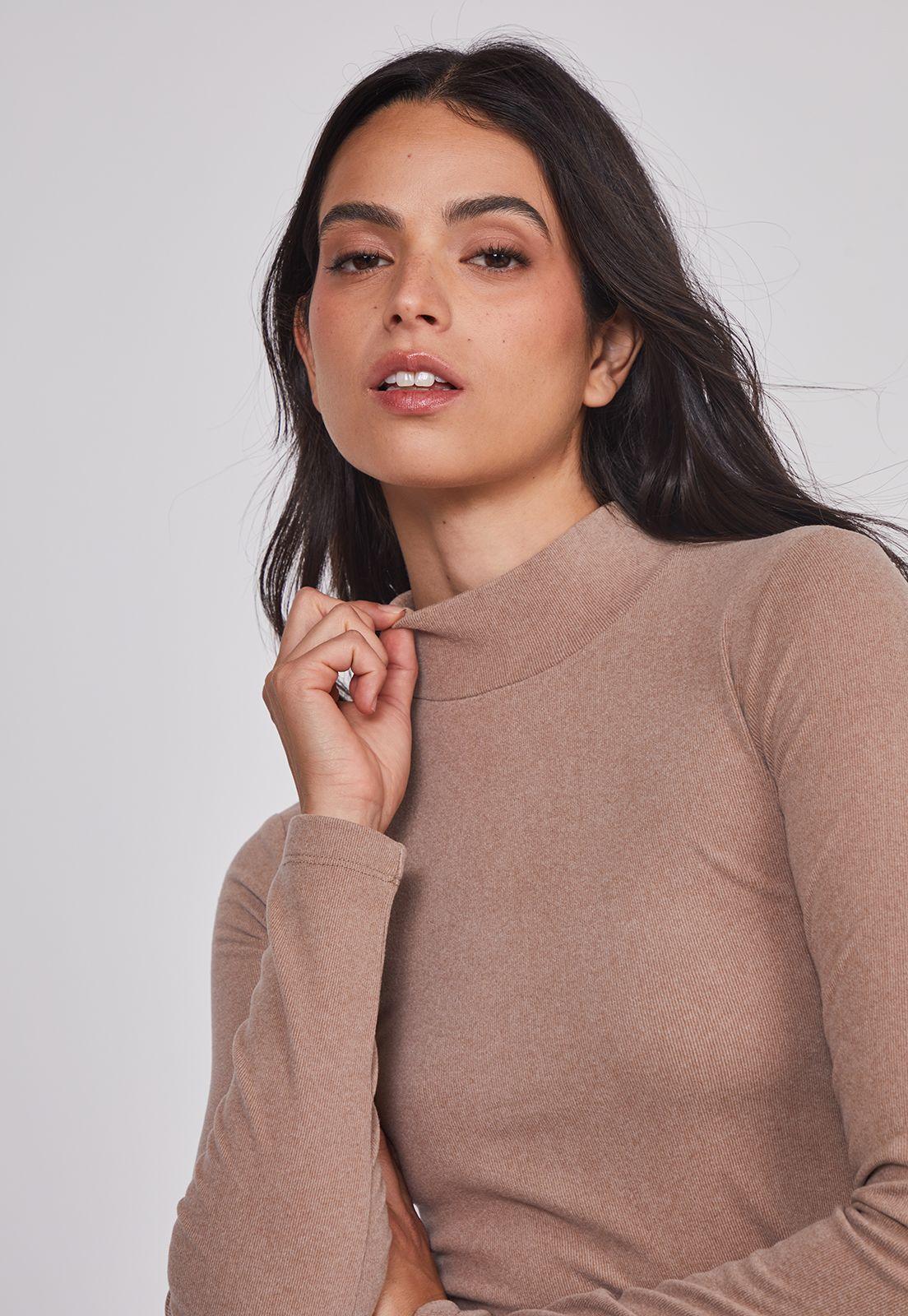 Polera Mujer Soft Cuello Alto Arena Sioux-3