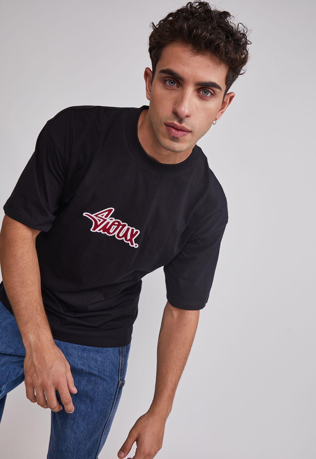 Polera Hombre Bordados Negro Sioux-2