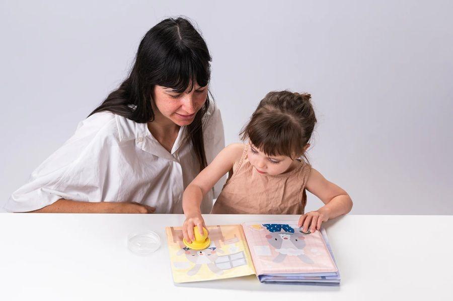 Libro de agua peek a boo-2