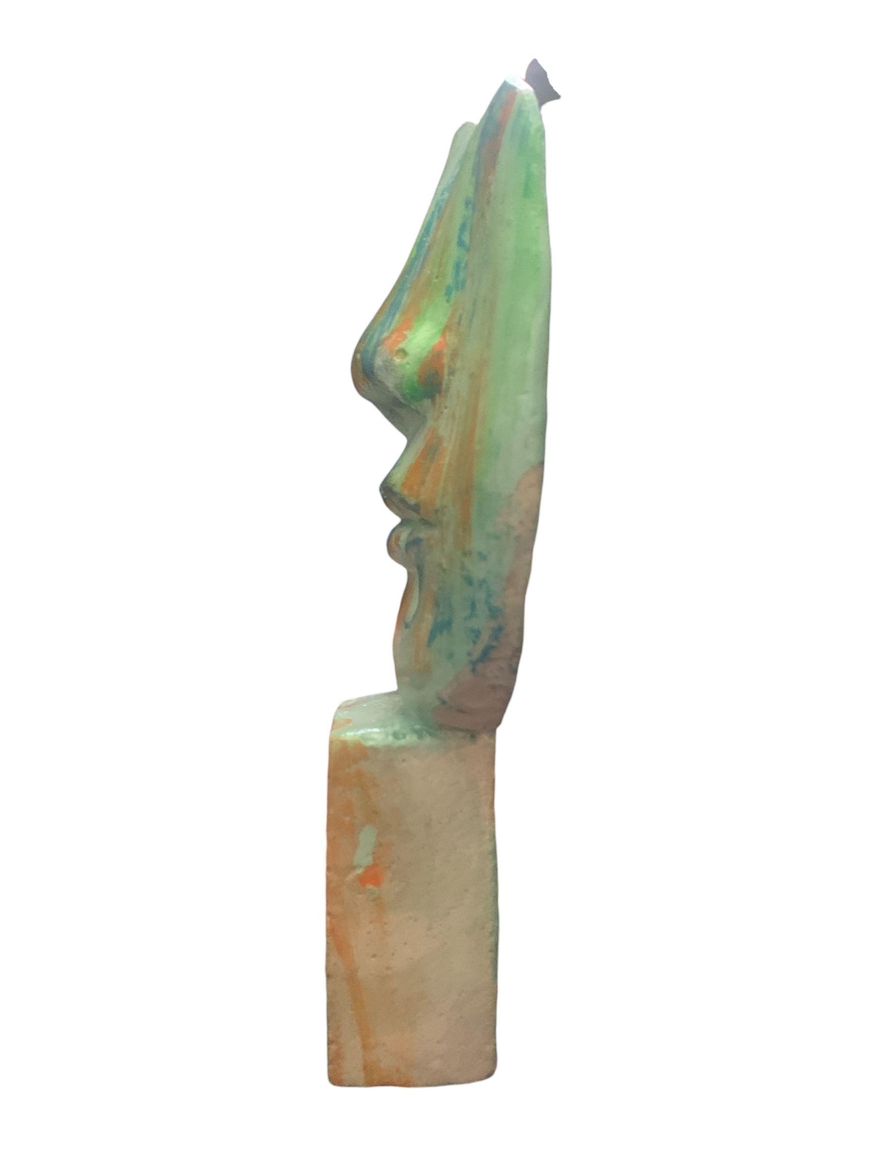 Estatua abstracta dos rostros -1