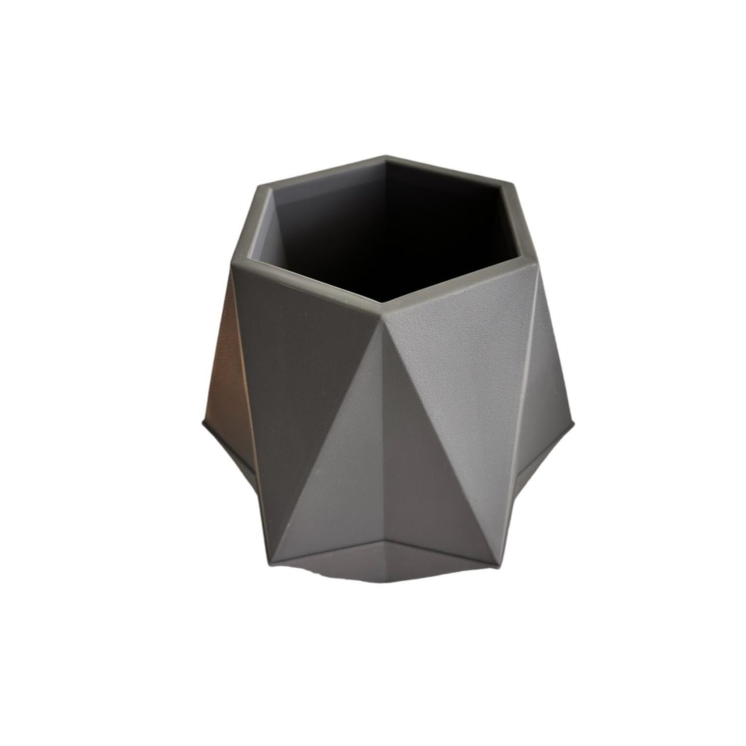 Macetero Plástico Gris. Diseño-0
